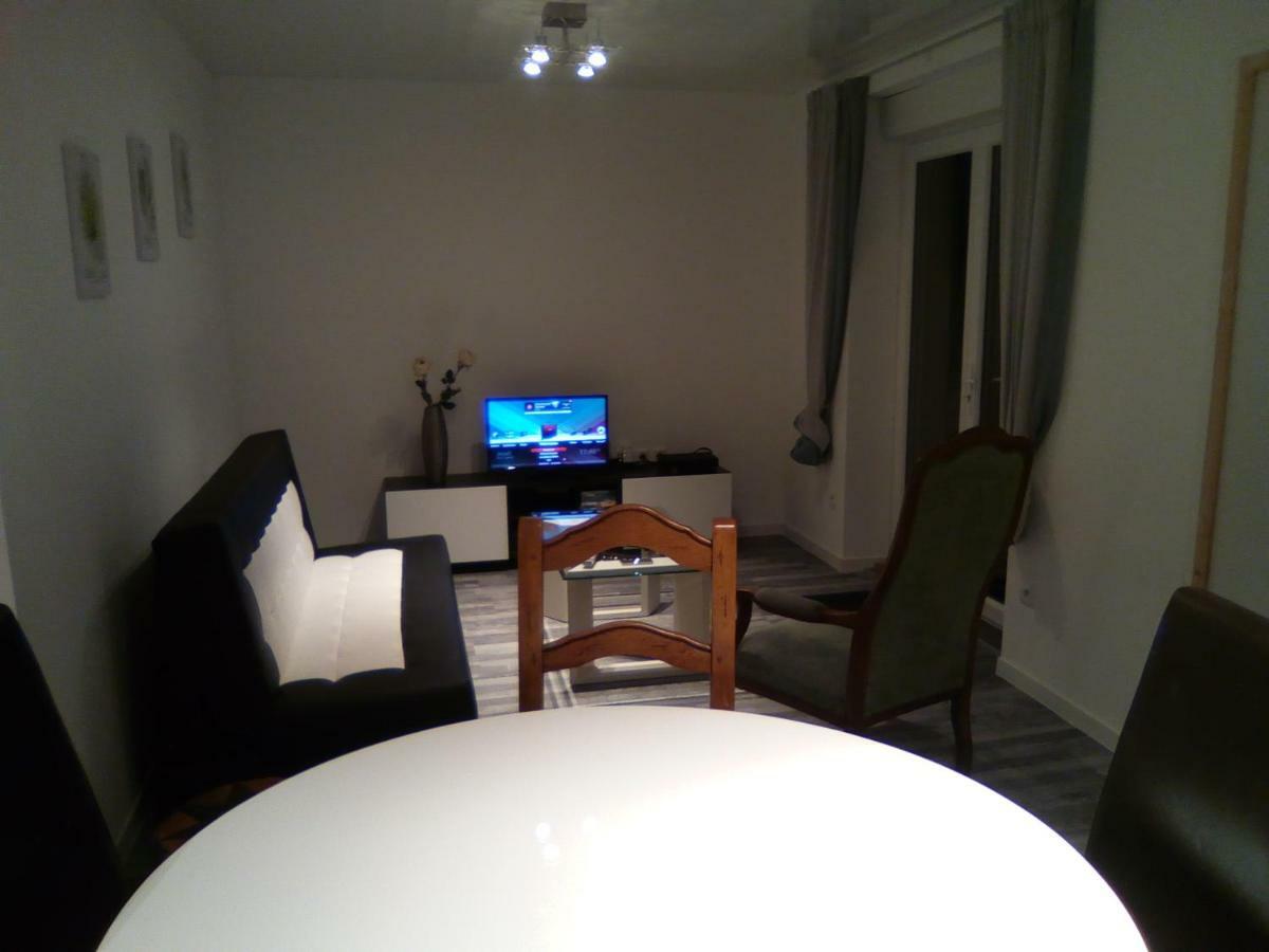 F2 Tout Confort Au Calme Apartment Batilly  Exterior photo
